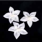 Lily prem. oll. white pins with flower - URBAN BEAUTE